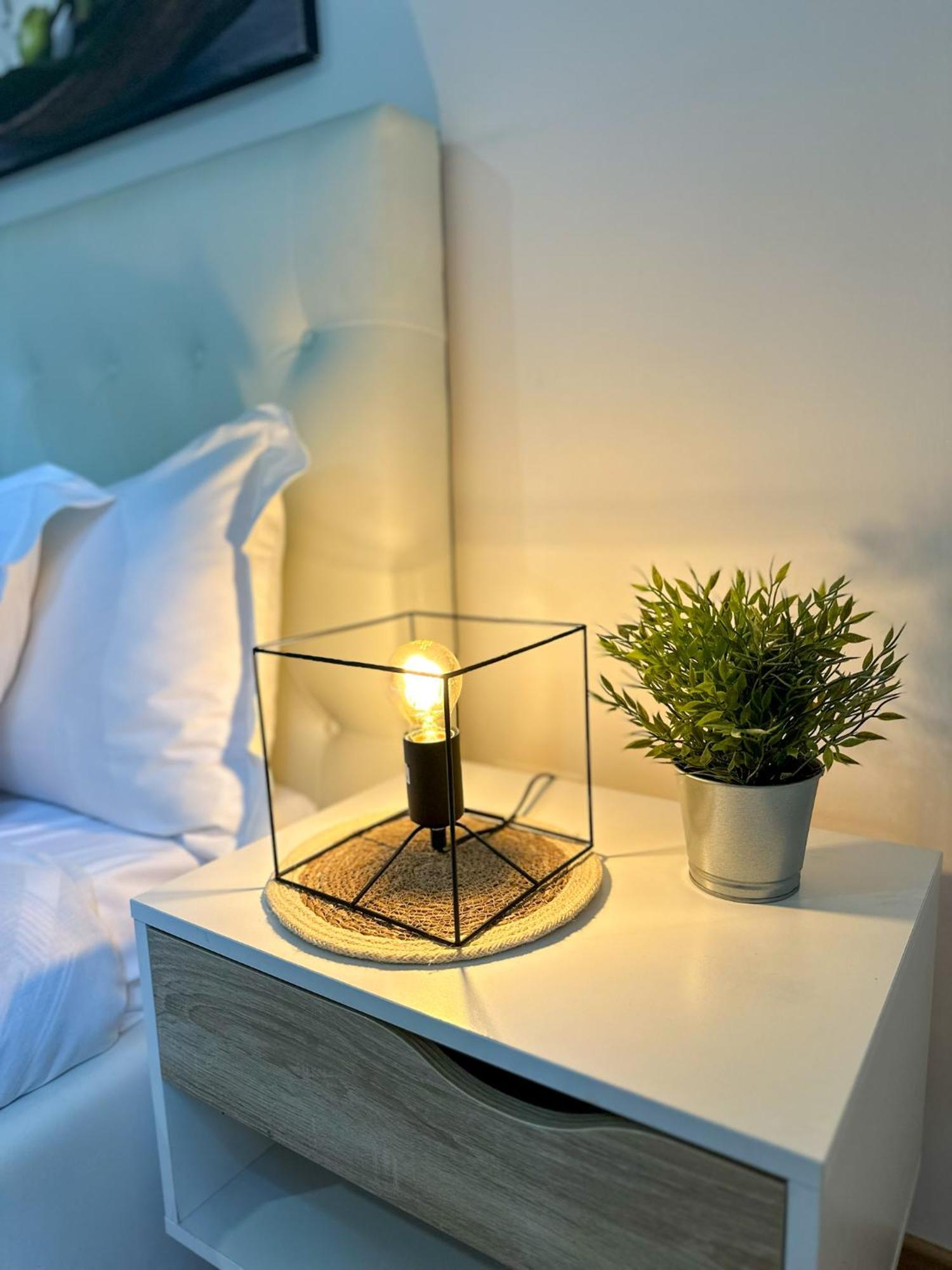 Apartment By The Colosseum - White Chic Flats Рим Экстерьер фото
